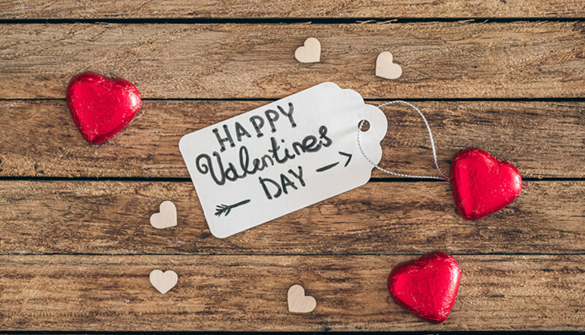 gift-tag-with-inscription-happy-valentines-day-heartshaped-candies (1)